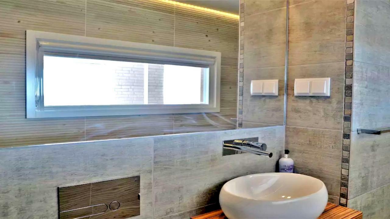 Panorama Penthouse Apartment เอสปีโญ ภายนอก รูปภาพ